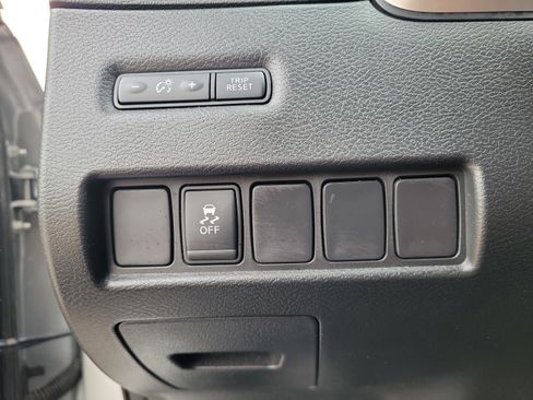 Used 2016 Nissan Murano SV image 26