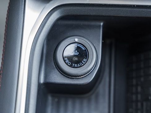 Certified 2025 Ford Expedition Active image 34