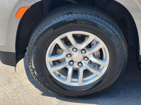 Used 2024 Chevrolet Tahoe LT RWD image 9
