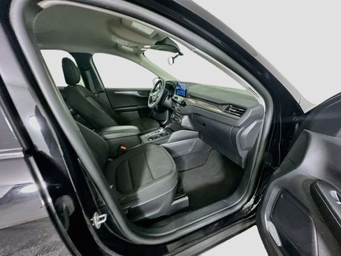 Used 2025 Ford Escape Active FWD image 29