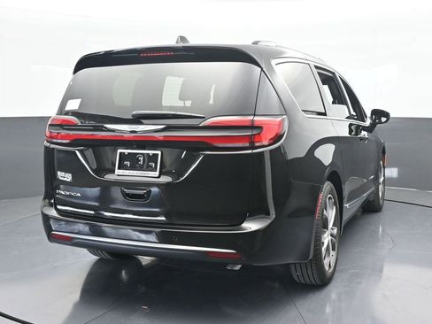 New 2026 Chrysler Pacifica Pinnacle image 5
