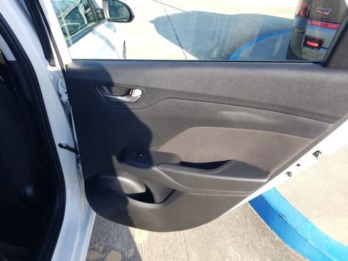 Used 2022 Hyundai Accent SE image 14