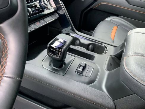 Used 2023 GMC Sierra 1500 AT4 w/ AT4 Premium Package image 15