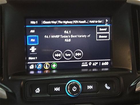 Used 2024 GMC Terrain SLE w/ Driver Convenience Package image 16