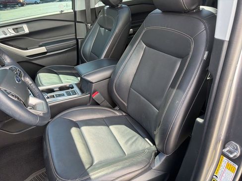 Used 2022 Ford Explorer Limited w/ Equipment Group 301A RWD image 51