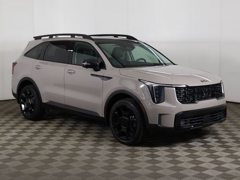 Used 2025 Kia Sorento AWD image 61