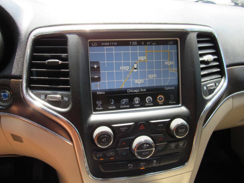 Used 2014 Jeep Grand Cherokee Limited w/ Trailer Tow Group IV AWD/4WD image 24
