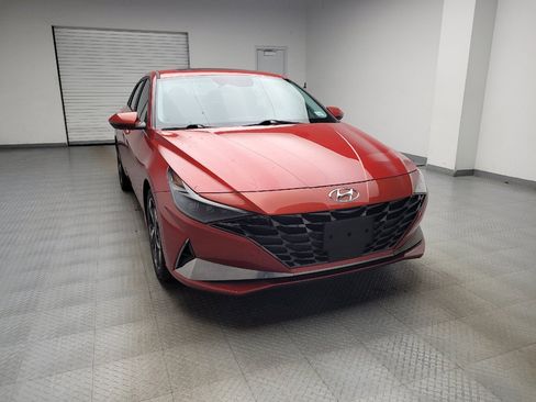Used 2021 Hyundai Elantra Limited FWD image 14