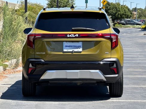 Used 2024 Kia Seltos SX w/ SX Sunroof Package AWD/4WD image 6