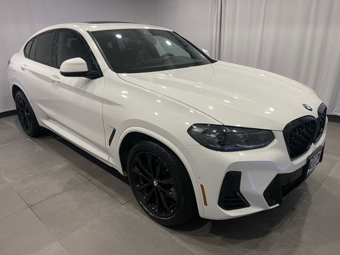 Used 2023 BMW X4 xDrive30i w/ M Sport Package image 3