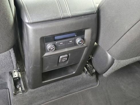 Certified 2023 Chevrolet Traverse LT FWD image 17