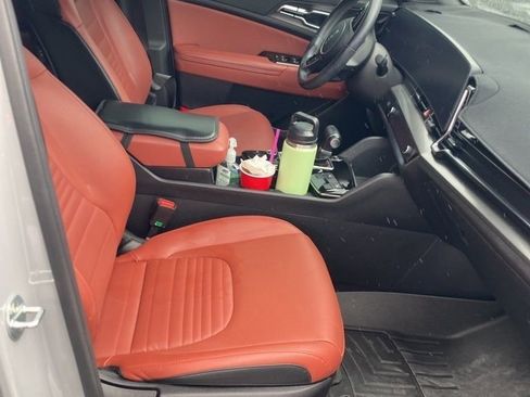 Used 2023 Kia Sportage SX image 2