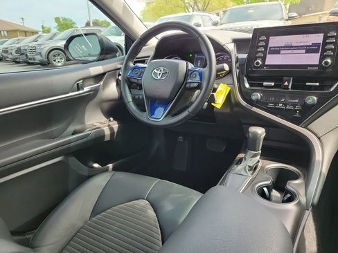 Used 2021 Toyota Camry SE image 13