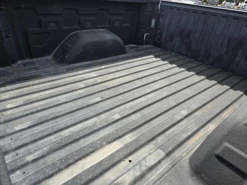 Used 2023 GMC Sierra 1500 SLE w/ X31 Off-Road Package AWD/4WD image 11