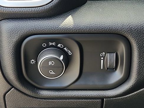Used 2021 RAM 1500 Big Horn AWD/4WD image 24