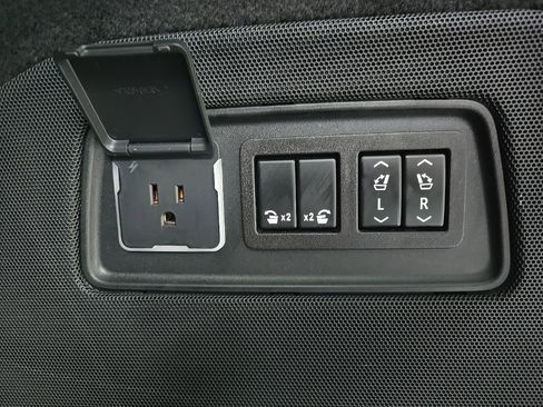 Used 2023 Cadillac Escalade Sport Platinum w/ LPO, ONYX Package AWD/4WD image 66