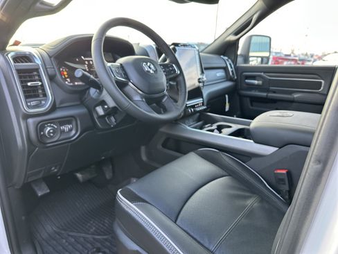 New 2026 RAM 2500 Laramie w/ Sport Appearance Package AWD/4WD image 9