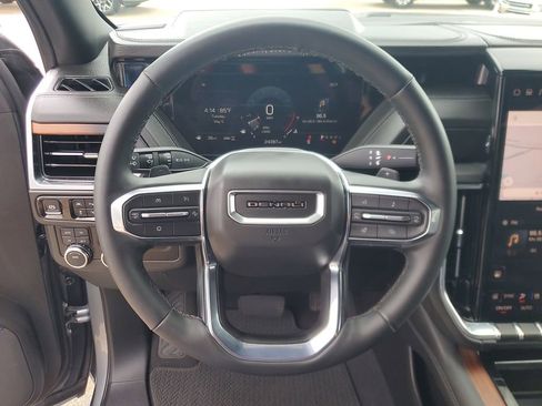 Used 2025 GMC Yukon Denali AWD/4WD image 22