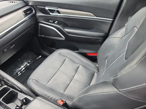 Used 2022 Kia Telluride EX w/ EX Premium Package FWD image 15