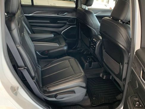 Used 2021 Jeep Grand Cherokee L Limited AWD/4WD image 11