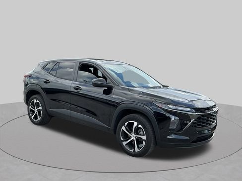 Used 2024 Chevrolet Trax RS FWD image 20