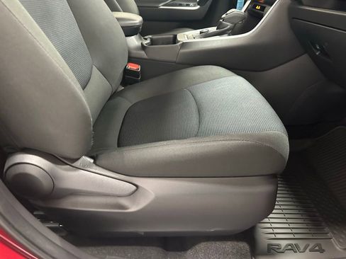Used 2025 Toyota RAV4 LE AWD/4WD image 58