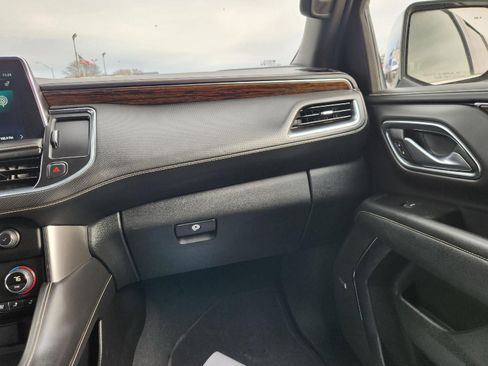 Used 2024 Chevrolet Suburban Premier image 33