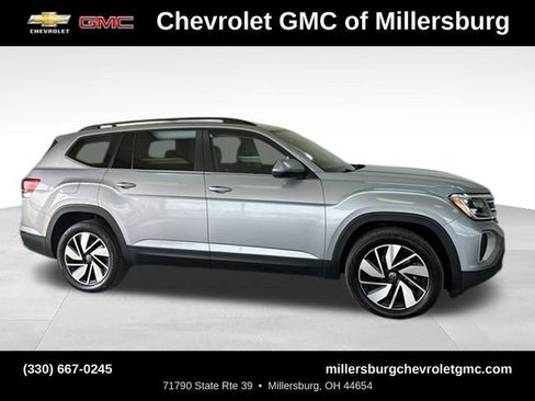 Used 2025 Volkswagen Atlas SE AWD/4WD image 3