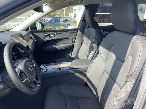 New 2026 Volvo XC60 B5 Plus w/ Protection Package Premier image 15