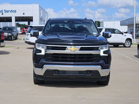 Used 2022 Chevrolet Silverado 1500 LT w/ Z71 Off-Road Package AWD/4WD image 2