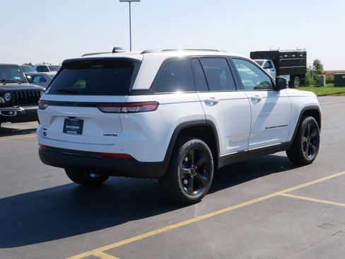 New 2025 Jeep Grand Cherokee Limited w/ Luxury Tech Group II AWD/4WD image 2