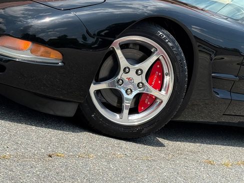 Used 2002 Chevrolet Corvette Convertible w/ Preferred Equipment Group1 image 9