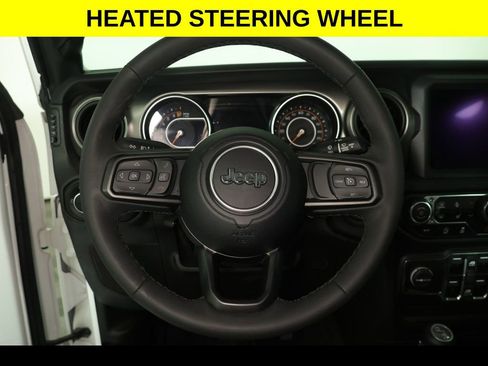 Used 2023 Jeep Gladiator Sport AWD/4WD image 6