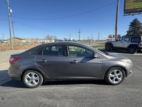 Used 2014 Ford Focus SE w/ SE Winter Package image 33