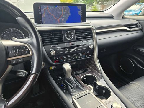Used 2022 Lexus RX 350L Luxury w/ Cold Weather Package (CT) AWD/4WD image 25