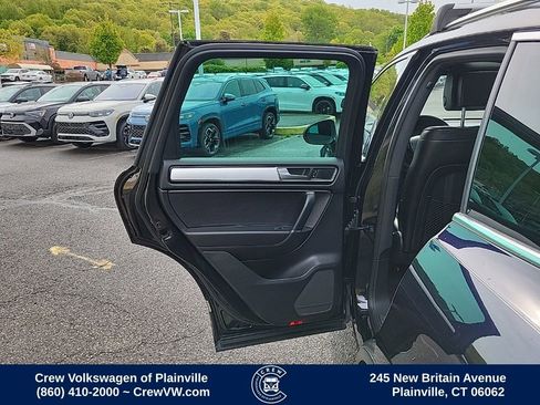 Used 2017 Volkswagen Touareg Wolfsburg Edition AWD/4WD image 46