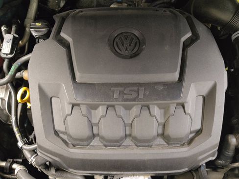 Used 2021 Volkswagen Tiguan SE FWD image 30