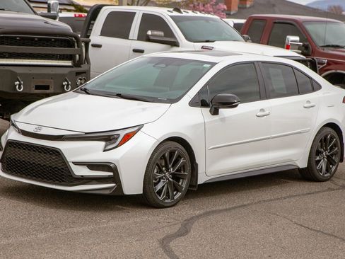 Used 2024 Toyota Corolla XSE FWD image 9