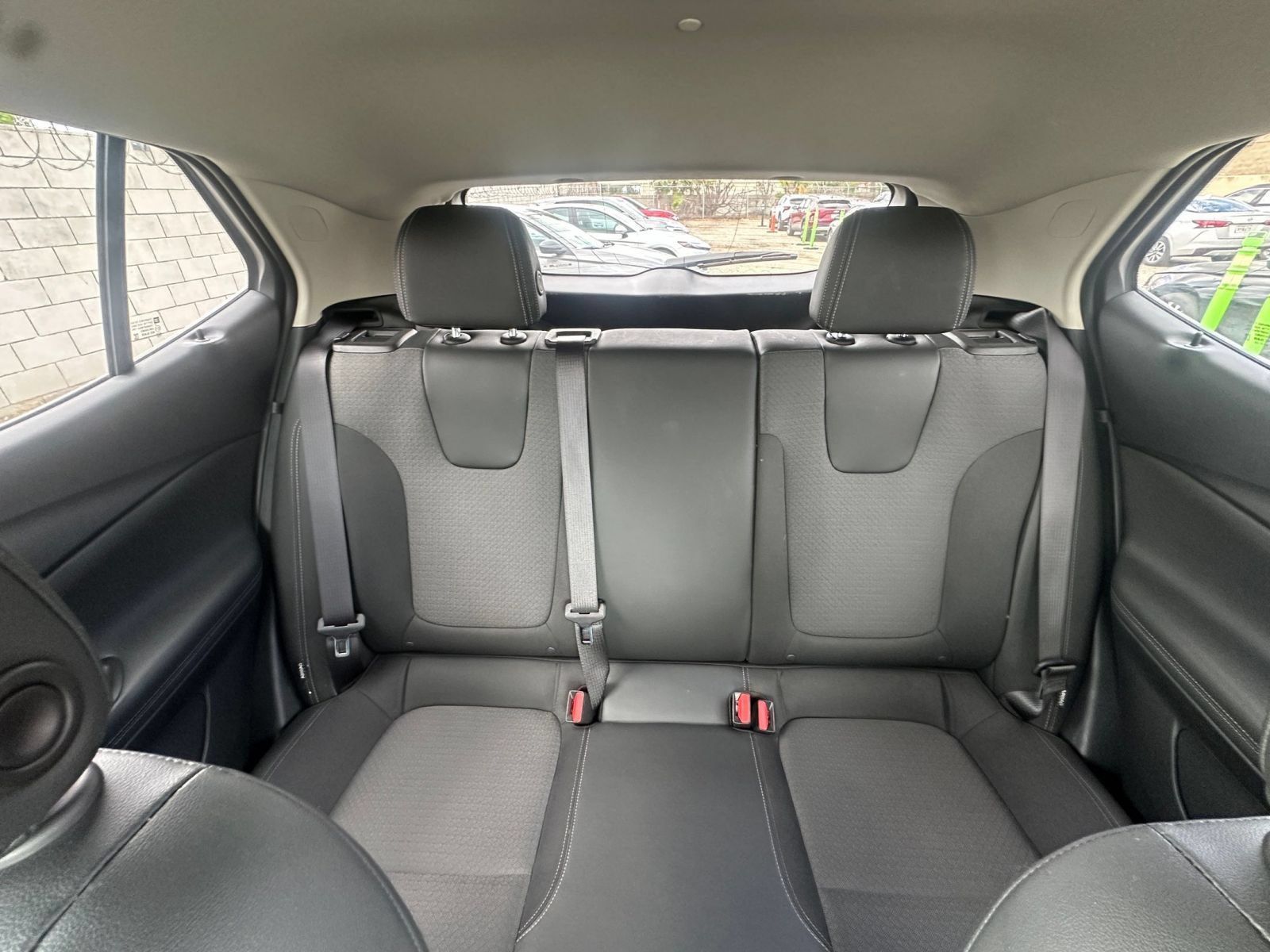 Used 2025 Buick Encore GX Preferred AWD/4WD image 36