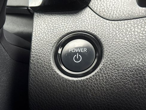 Used 2025 Toyota Camry SE image 26