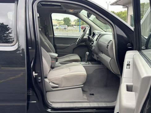 Used 2019 Nissan Frontier SV w/ Value Truck Package AWD/4WD image 13