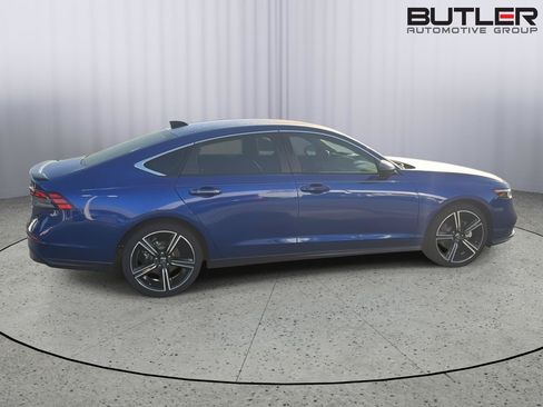 Used 2024 Honda Accord Sport image 7
