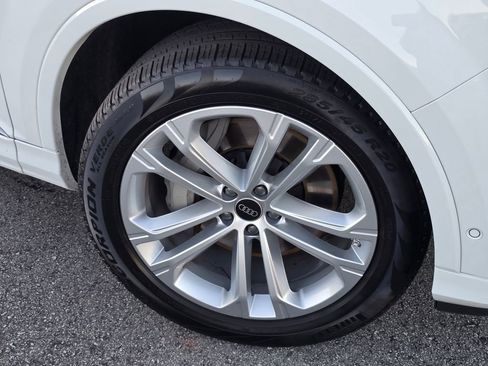 Used 2025 Audi Q7 3.0T Premium Plus image 19