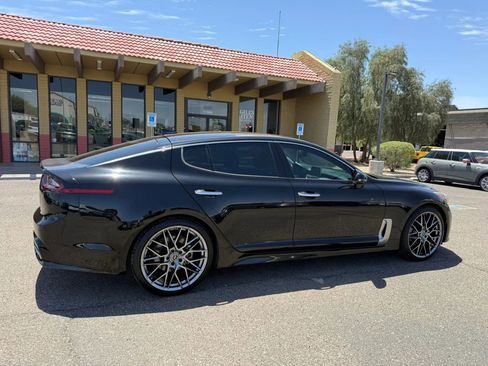 Used 2018 Kia Stinger Premium RWD image 11