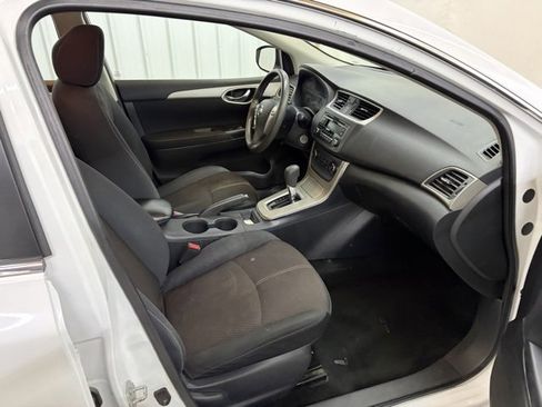 Used 2015 Nissan Sentra S image 10