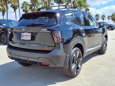 New 2026 Nissan Kicks SR FWD image 8