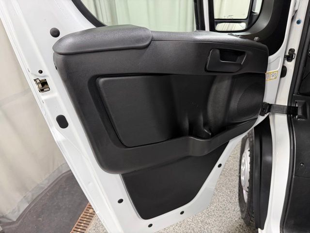 Used 2025 RAM ProMaster 2500 w/ Convenience Group FWD image 15