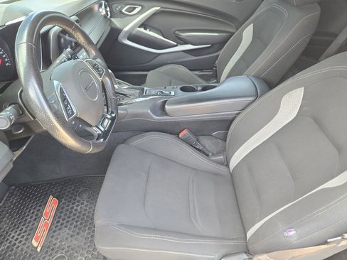Used 2020 Chevrolet Camaro SS RWD image 8