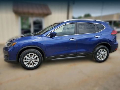 Used 2017 Nissan Rogue SV w/ SV Premium Package AWD/4WD image 8