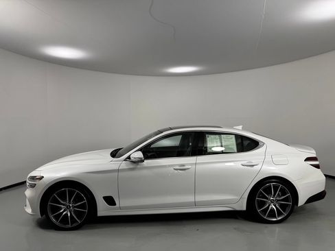 Used 2022 Genesis G70 2.0T w/ Prestige Package AWD/4WD image 4